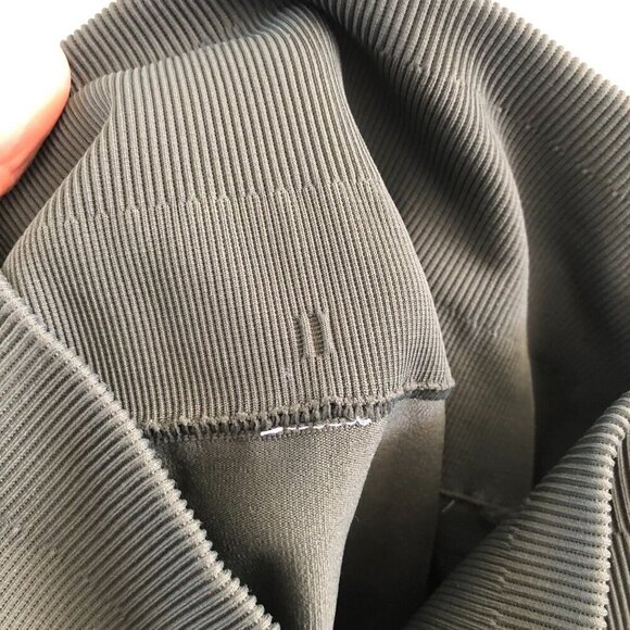 LULULEMON Zone In Crop Gator Green No Size Tag Check Measurements - Picture 8 of 10